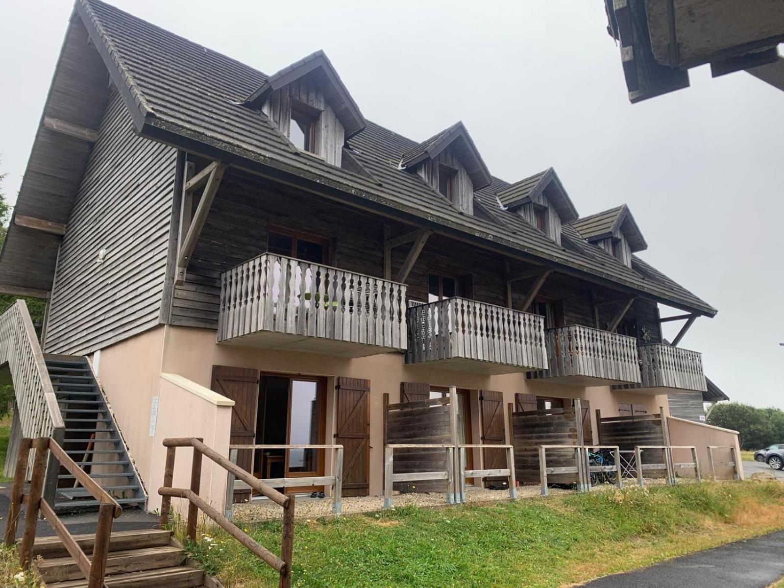 Appartement Dans Residence Bois De La Reine, Besse Et Saint Anastaise Kültér fotó